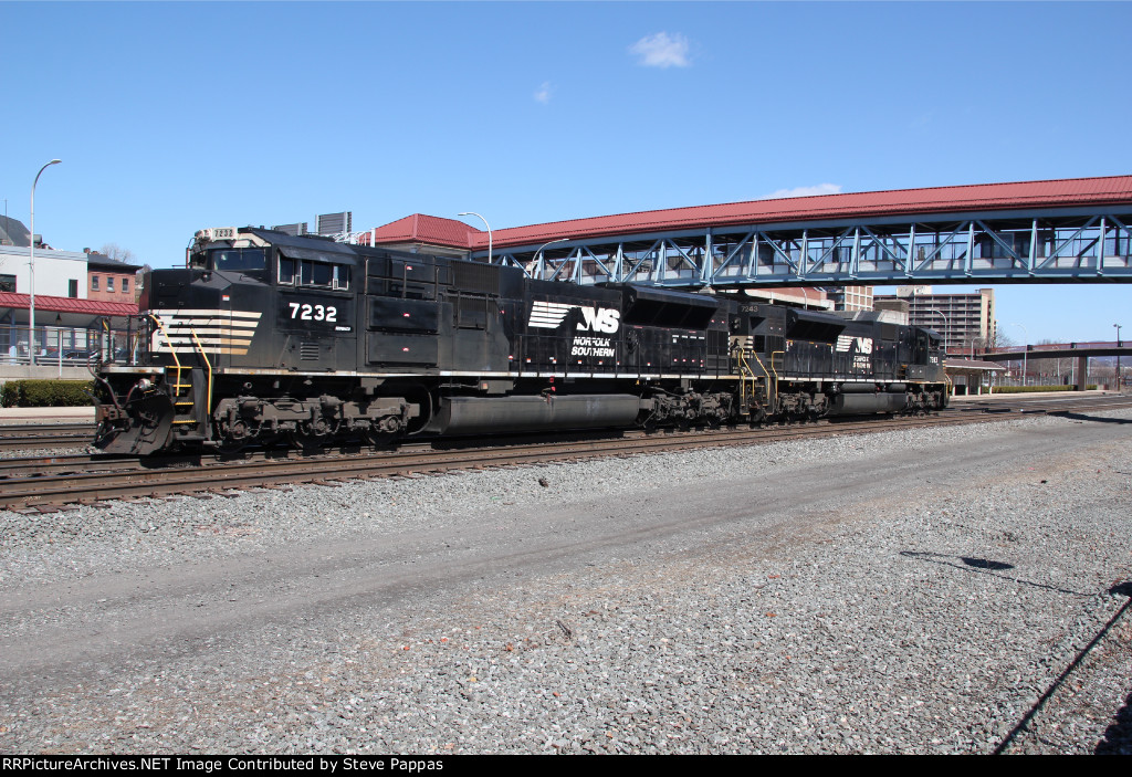 NS 7232 and 7243 as a helper set returning to Altoona
